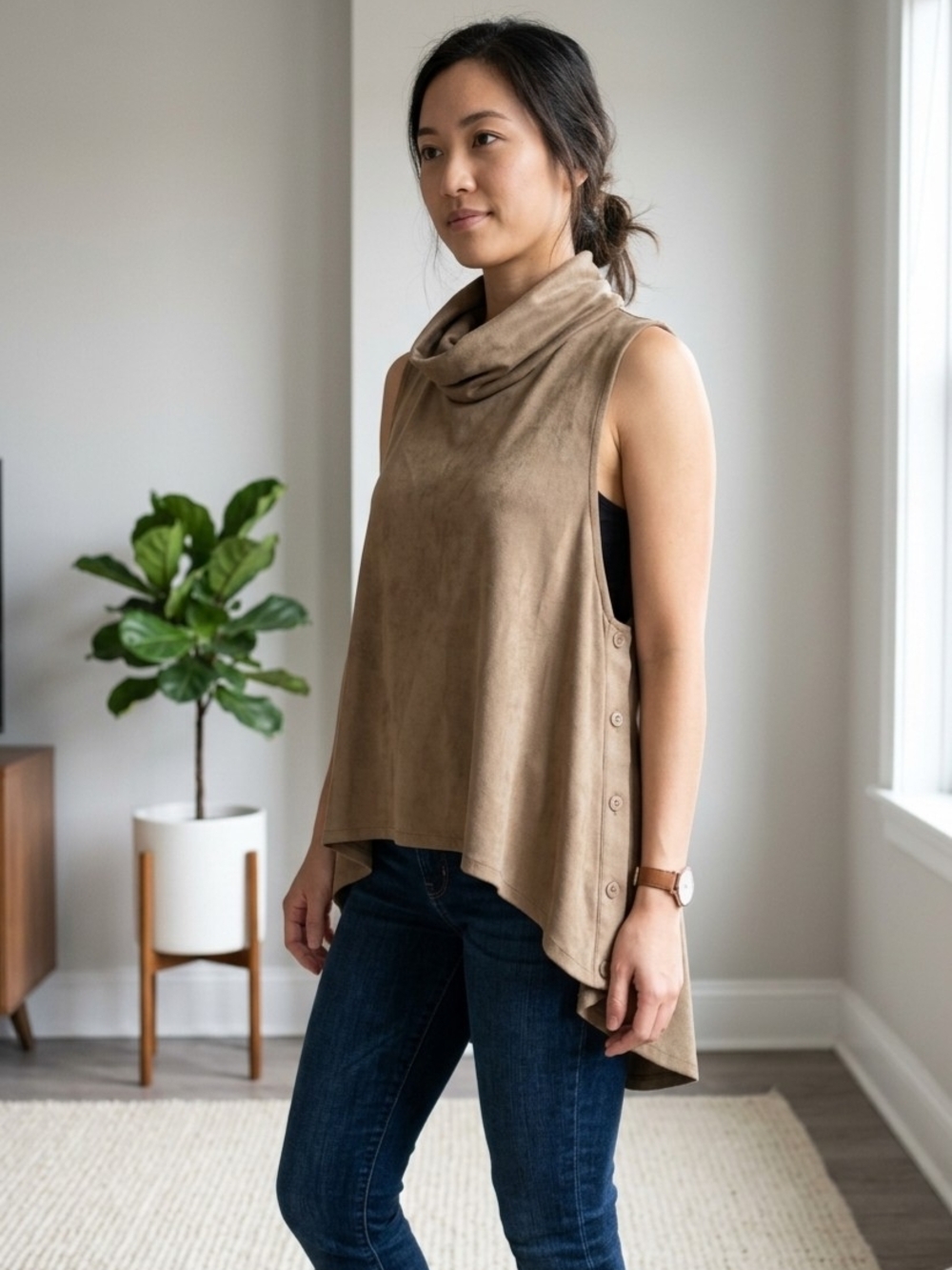 RUTI Sleeveless Cowl-Neck High-Low Tunic Hemline Faux Suede Side Buttons L/XL
